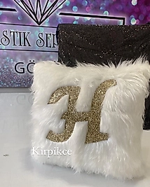 Harfli peluş kırlent