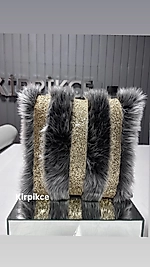 Gold şeritli peluş kırlent